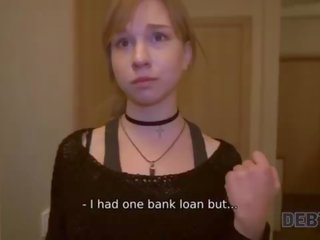 Debt4k&period; alice klay mendapat kacau oleh orang asing karena dia mengambil di luar sebuah loan untuk iphone